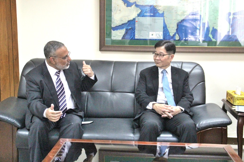 Secretary General, APO Japan With CEO NPO
